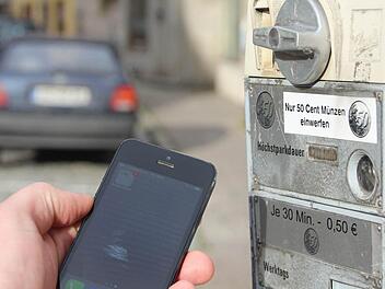Der Kronacher Stadtrat diskutierte am Montag, ob künftig die Parkgebühr in Kronach mithilfe des Handys bezahlt werden kann.  Foto: Vanessa Schneider