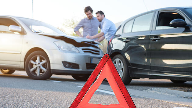 Autounfall, Versicherung, Kfz-Versicherung, Unfall, Verkehrsunfall