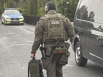 Burgkunstadt: SEK-Einsatz in Weidnitz - Polizeisprecher mit Details Burgkunstadt: SEK-Einsatz in Weidnitz - Polizeisprecher mit Details