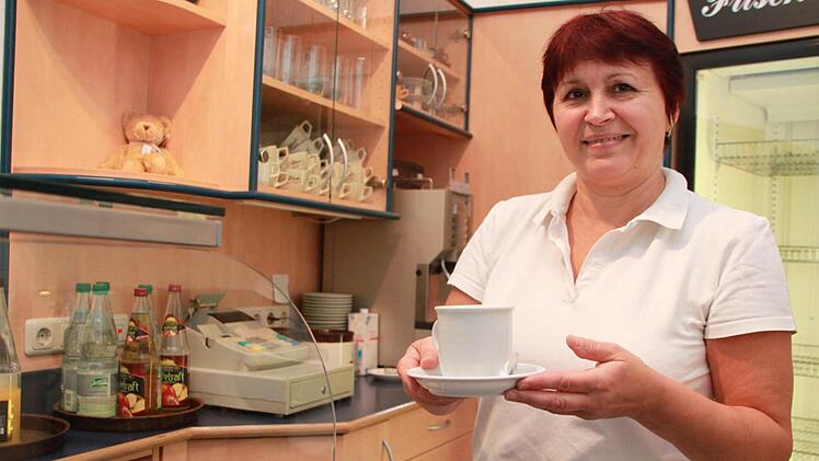 Café-Mitarbeiterin Raisa Kokarev freut sich, dass es wieder Hoffnung für den Familientreff gibt.
