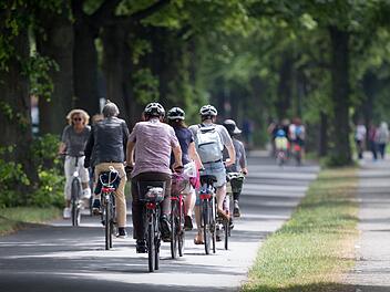 Der Fahrrad.Stadplan 2018 f&uuml;r Bamberg ist ab sofort erh&auml;ltlich. Wer den Plan f&uuml;r 2 Euro erwirbt, kann sich eine kostenlose Monatskarte f&uuml;r das Fahrradparkhaus in der Brennerstra&szlig;e  sichern. Online ist der Plan kostenlos abrufbar. Symbolfoto: Friso Gentsch/dpa