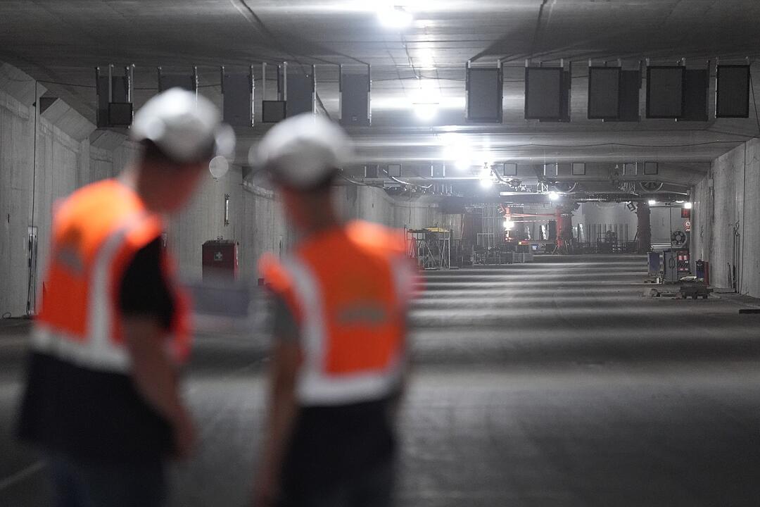 Fertigstellung Rohbau erste Tunnelr&ouml;hre im A7 Tunnel Altona