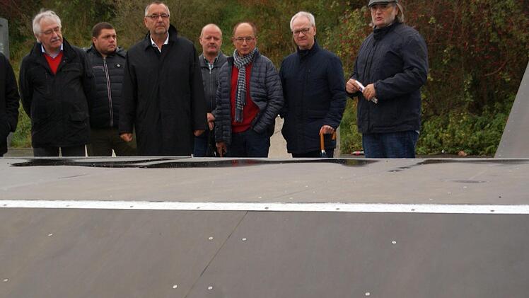 Sehr angetan zeigten sich die Mitglieder des Bad Staffelsteiner Bauausschusses von der  wetterfesten neuen Skateranlage am Pferdsfelder Weg. Foto: Mario Deller