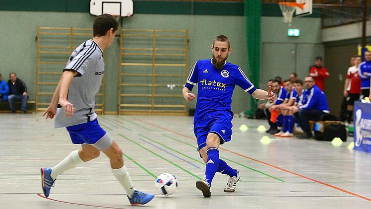 Florian Förster (ATS, rechts) im Halbfinale gegen den ZV Thierstein. Foto: Monika Limmer