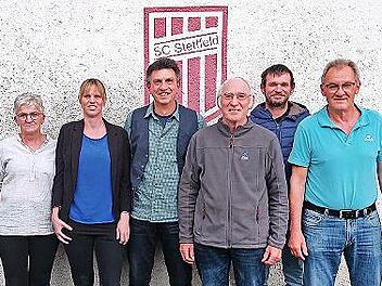 Die Geehrten des SC Stettfeld (von links): Helga, Daniela und Matthias Spath, sowie Gerhard Böhm und Manfred Beck mit dem 1. Vorstand Christian Röthlein.