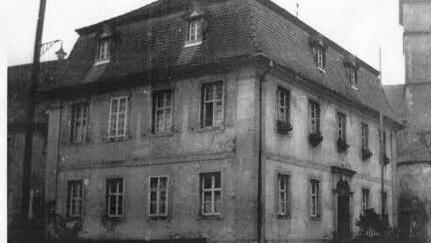 1 Das Pfarrhaus in Marktschorgast ist ein historischer Schatz: Schon 1750 wurde es geplant, aber erst 1800 gebaut.