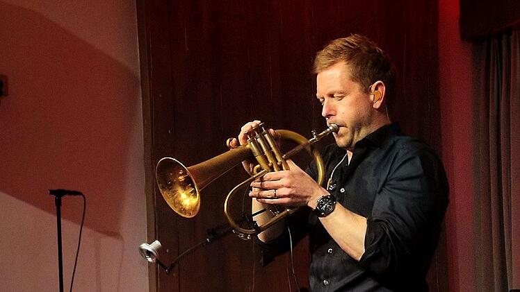 Umjubeltes Gast-Spiel: Nils Wülker begeisterte mit seiner Band bei "Leise am Markt" in Coburg.Foto: Jochen Berger