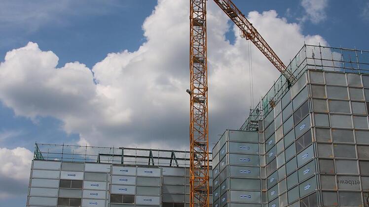 Der Kran am Neumann-Flügel.