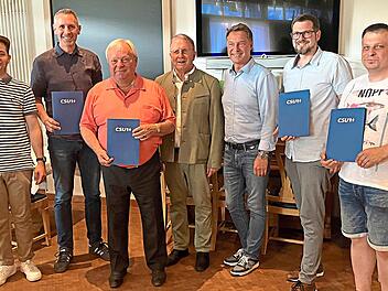 Unser Bild zeigt (v. li.) Frederik Barth, Martin Bernreuther, Helmut Mittelberger, Henry Schramm, J&uuml;rgen Kieslich, Manuel Melzer, Markus Pastirmaci.Brigitte Soziaghi