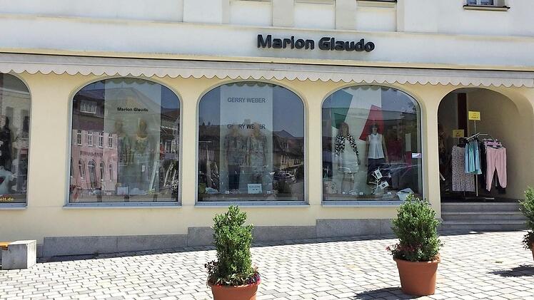 Marion Glaudo Mode am Markt Neustadt schließt im September.  Foto: privat