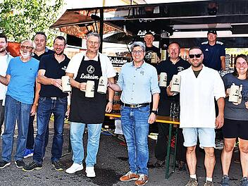 Bei einem derart prächtigen Kirchweihwetter hatte man allen Grund, auf den gelungenen Festverlauf anzustoßen, und man sah verständlicherweise dabei nur strahlende Gesichter.