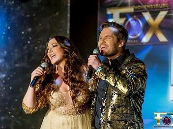 Auf den Spuren von Al Bano und Romina Power: Angela Henn und ihr Freund Dennis Klak sangen bei ihrem Auftritt in der  Silvestershow eine neue deutsche Version des Hits "Felicita".Foto: privat