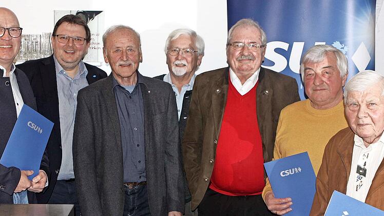 Der CSU-Ortsverband Marktrodach zeichnete eine ganze Reihe langjähriger Mitglieder aus.