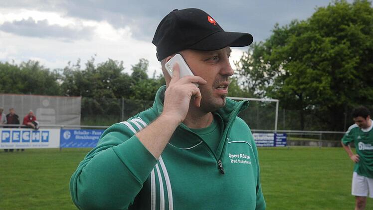 Was macht Konkurrent Reichenbach: Riedenbergs Betreuer Stefan Dorn.