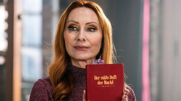 Hanne (Andrea Sawatzki) ist neu in der Umgebung und im gleichen Bücherclub wie Hermann. Ansonsten verbindet die beiden auf den ersten Blick wenig.
