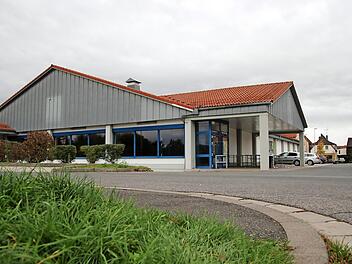 Noch steht das Gebäude leer, doch bald soll im ehemaligen Lidl-Markt in Bad Staffelstein ein neues Geschäft einziehen. Fotos: Tobias Kindermann