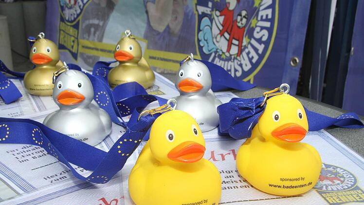 Badewannenkönigen winkten Enten in Gold, Silber und Gelb - und ein Start beim Europafinale in Wolfsburg am 20. Und 21. September mit Mega-Party.