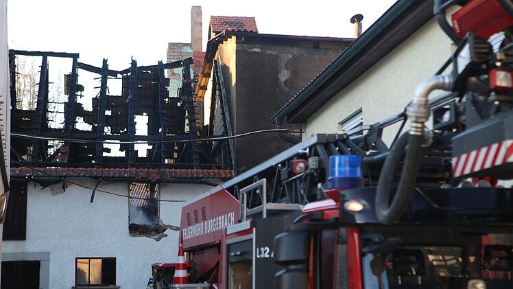 Bei einem Brand in Lisberg-Trabelsdorf entstand am Donnerstagnachmittag erheblicher Sachschaden. Foto: NEWS5 / Herse