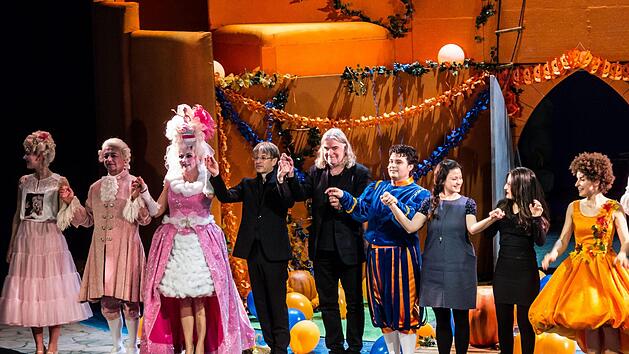 "Die Prinzessin auf dem Kürbis": Reichlich Applaus gab es bei der Uraufführung der Kinderoper von Roland Fister am Landestheater Coburg.Foto: Jochen Berger