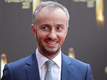 Im Podcast "Deutschland3000" &auml;u&szlig;erte sich Jan B&ouml;hmermann nun zum Ende seiner Sendung.