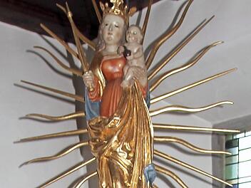 Stolz der Breitbrunner ist die Madonna (um 1480), die noch aus der alten Kapelle stammt. Foto: G. Geiling