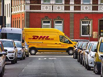 Symbolbild: DHL-Bus