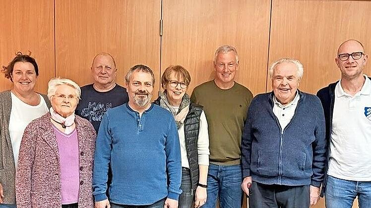 Diese anwesenden Mitglieder wurden für langjährige Vereinszugehörigkeit geehrt: (von links) Claudia Wehner, Brigitte Waldner, Günter Metz, Lothar Hartmann, Monika Rettinger, Siegbert Goll, Arnold Schmitt und Christoph Schäfer.