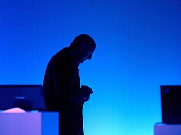 Steve Ballmer bei der Vorstellung von Windows 8. Foto: Justin Lane/dpa/Archiv