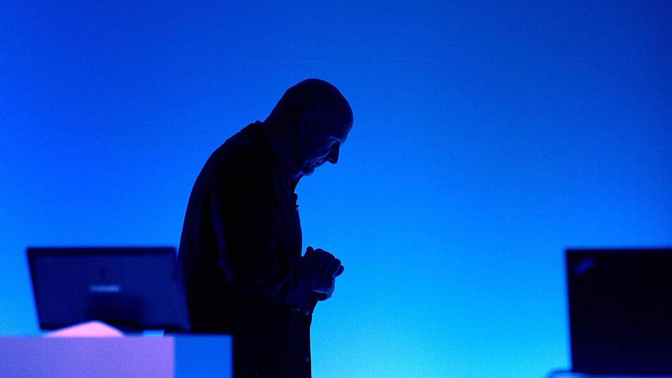Steve Ballmer bei der Vorstellung von Windows 8. Foto: Justin Lane/dpa/Archiv
