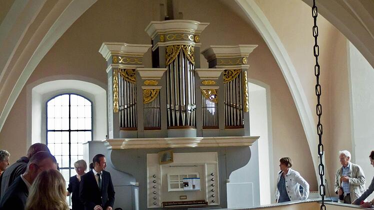 Matthias Grünert, Kantor der Frauenkirche Dresden, gastierte an der historischen Hofmann-Orgel in der Christuskirche Mönchröden.Foto: Jochen Berger