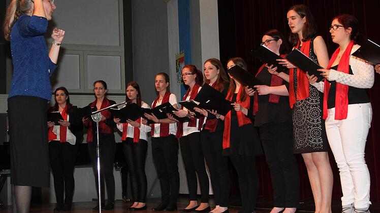 Barbara Baumann präsentierte mit dem Vokalensemble ein traditionelles Lied aus Israel. Foto: Sonja Adam