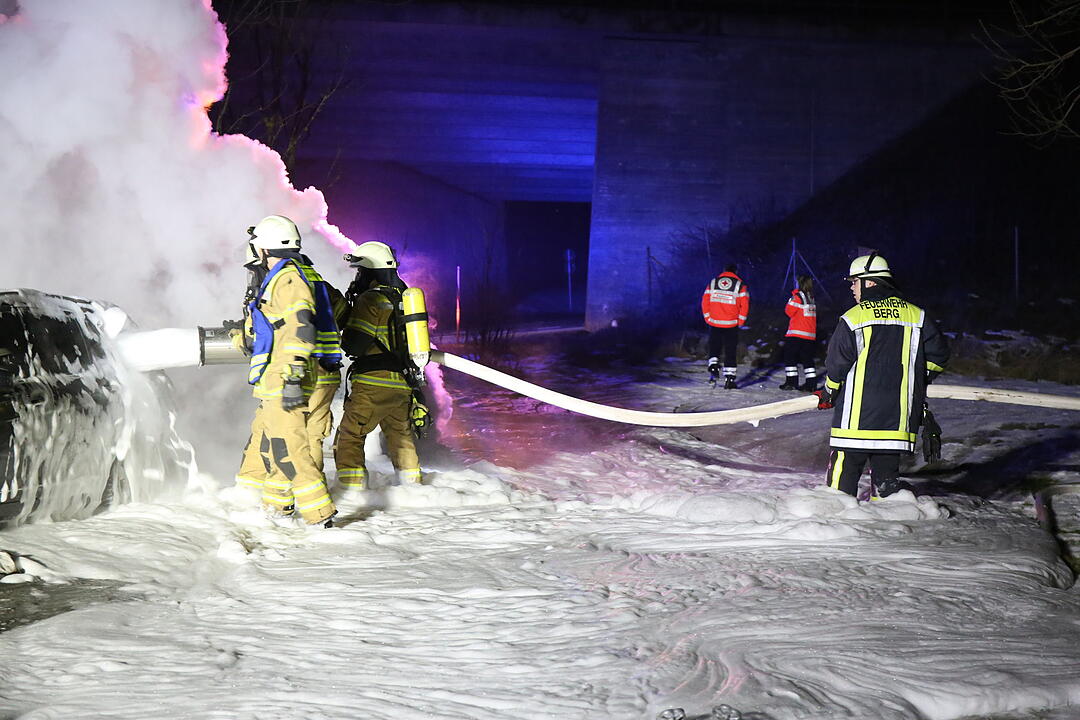 Oberfranken: Brandstiftung in Serie – mehrere Autos und Container brennen