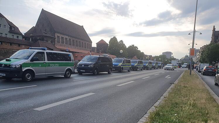 "Letzte Generation" in Nürnberg: Autofahrer rasten völlig aus - Video zeigt Gewalt gegen Klimakleber