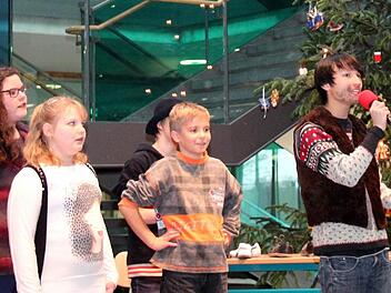 Die Realschüler probten eifrig. Fotos: Johanna Blum