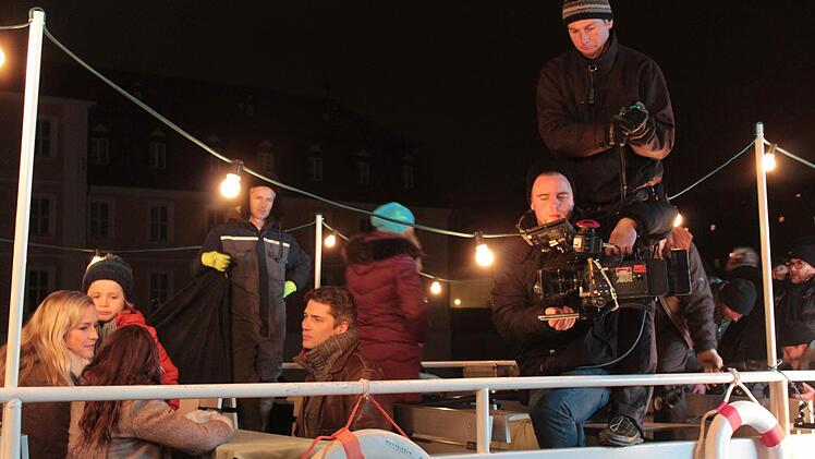 Das Filmteam bei den Dreharbeiten in Bamberg. Am Ende soll ein Werbespot für den "Disney Channel" herauskommen.  Foto: Ferdinand Merzbach