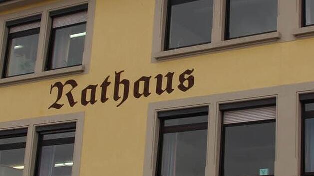 Wer wird ab 4. Mai als B&uuml;rgermeister im Marktleugaster Rathaus sitzen? - Die Kandidaten sind bei einer Podiumsdiskussion am 4. Februar um 19 Uhr im Sch&uuml;tzenhaus Marktleugast zu Gast.Foto: Archiv/Matthias  Betz