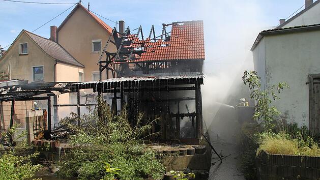 Nach dem Gro&szlig;brand in Hutschdorf vom 8. Juni gibt es erste Ausk&uuml;nfte bez&uuml;glich der Brandursache.  Foto: Andreas Schmitt
