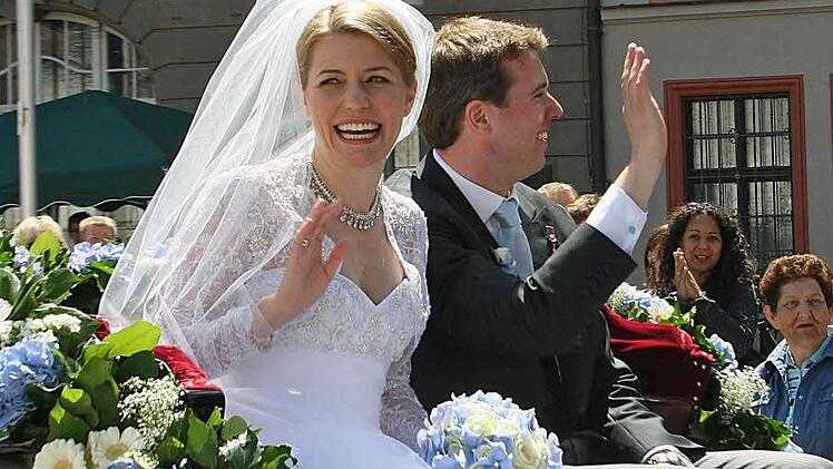 Prinzessin Kelly und Prinz Hubertus, hier bei ihrer Hochzeit 2009, freuen sich erneut &uuml;ber Nachwuchs. Foto: Barbara Herbst