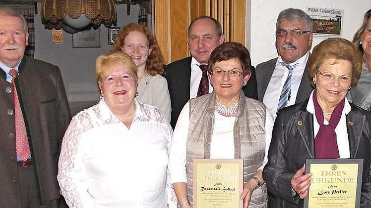 Ehrungen bei der Sängergruppe Maintal (von links): Max Bitruff, Hildegard Weberpals, Pia Hempfling, Reinhard Höppel, Rosemarie Holhut, Andreas Kremer, Lore Preller, Sabine Rießner  Foto: Horst Habermann