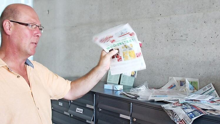 Prospekte auf den Briefkästen im Treppenhaus könnten angezündet werden und gefährlichen Qualm erzeugen. Foto: Andreas Dorsch