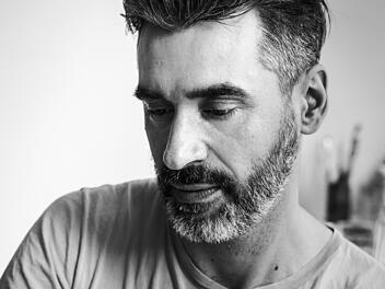 Kitzinger Bocksbeutelkeller wird zu mobilem Atelier - Kunst-Ausstellung eröffnet morgen