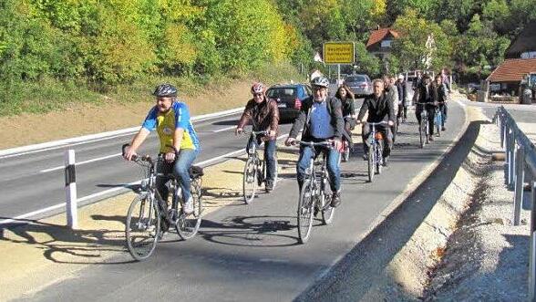 Der neue Radweg von Heiligenstadt nach Neumühle am Fuße von Schloss Greifenstein  Foto: fra-press