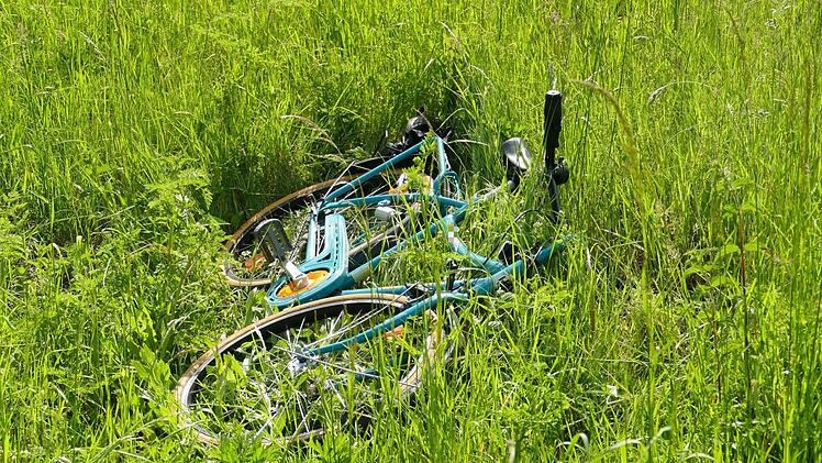 In Mittelfranken ist am Donnerstagnachmittag ein Radfahrer ums Leben gekommen, nachdem er mit einem Wohnmobil kollidierte. Foto: News5/Oßwald