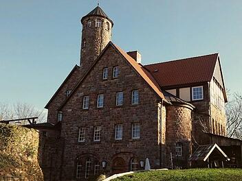 Die Ruine der Krayenburg befindet sich auf dem Gipfel  des aus dem Werratal hervortretenden Krayenberges und ist ein beliebtes Ausflugsziel. Foto:  top-tip/ pixabay.de