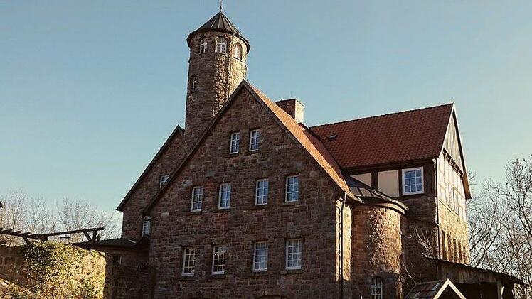 Die Ruine der Krayenburg befindet sich auf dem Gipfel  des aus dem Werratal hervortretenden Krayenberges und ist ein beliebtes Ausflugsziel. Foto:  top-tip/ pixabay.de