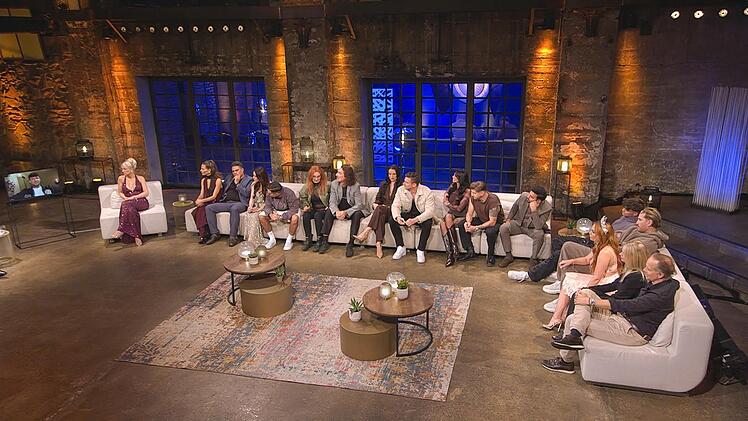 Wer ist Freund, wer Feind? Beim Wiedersehen kommt vieles zur Sprache.