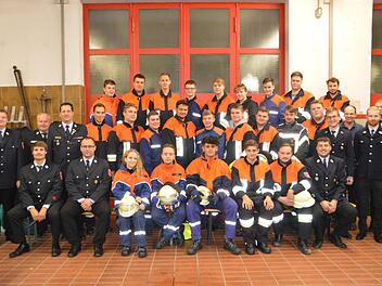 Die Truppmannsausbildung in der VG Euerdorf haben alle angehenden Feuerwehranw&auml;rterinnen und -anw&auml;rter erfolgreich abgeschlossen. Foto: Elmar Schmidt