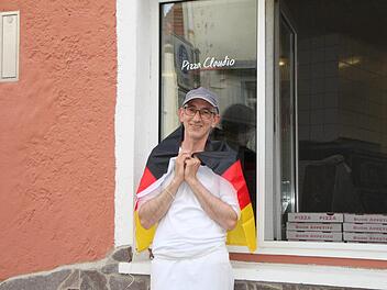 Im Juni 2018 fieberte Salvatore Fusci  bei der Fußball-Weltmeisterschaft mit. Foto: Archiv/Ulrike Müller