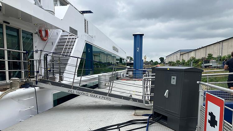 Bamberg: Flusskreuzfahrtschiffe werden k&uuml;nftig mit Landstrom versorgt - Immissionen deutlich minimiert