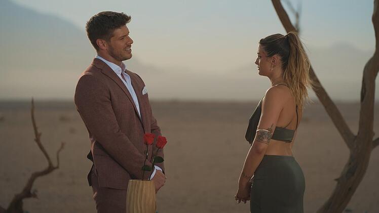 Bachelor Martin Braun erf&auml;hrt von Lena, dass ihre Gef&uuml;hle nicht reichen.